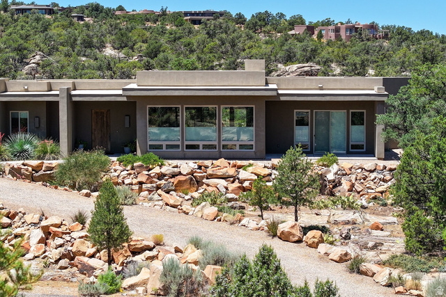 371 N Pinion Hills Dr — photo