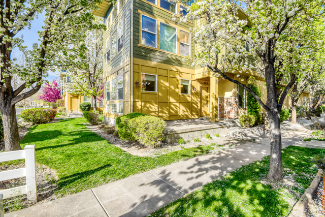 1114 N Shepard Creek Pkwy #10 — photo
