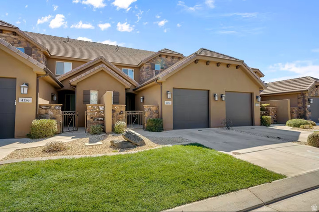 4154 E Torrey Pines Dr — photo