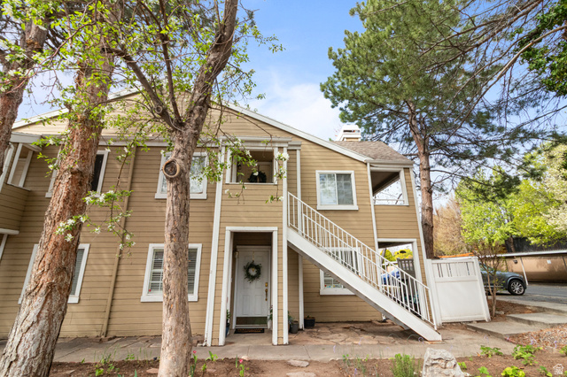 1498 E Foxboro Dr #1 — photo