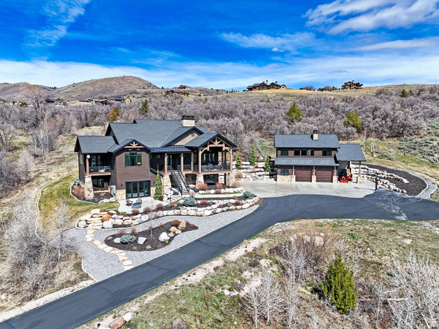 2252 E Lauren Ln — photo