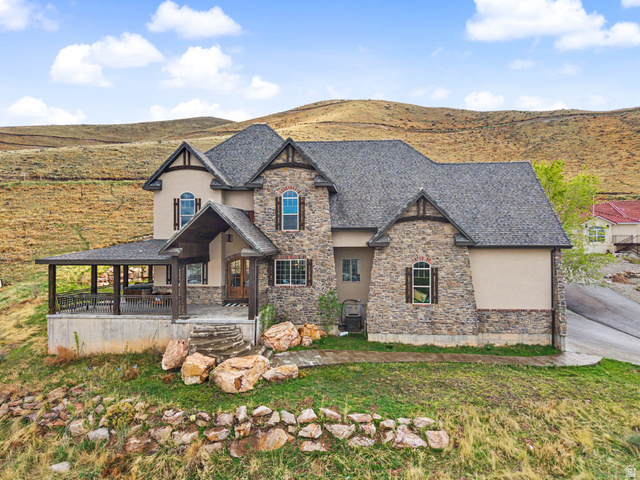 414 Meadows Dr — photo
