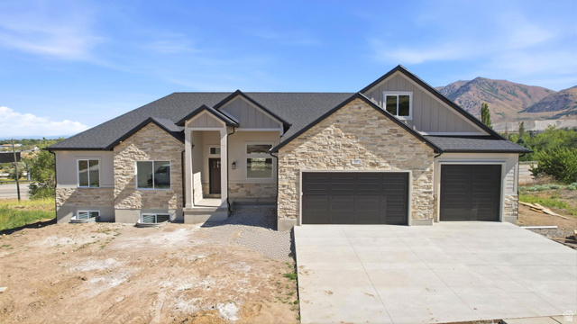 417 E Skyline Dr — photo
