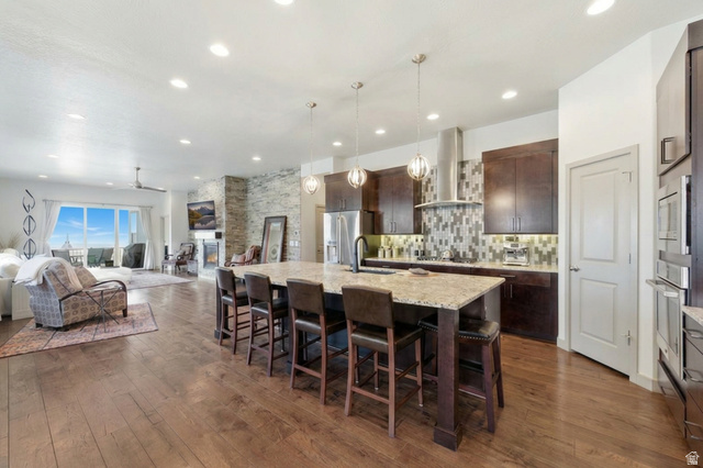 987 E Deer Arch Ln — photo