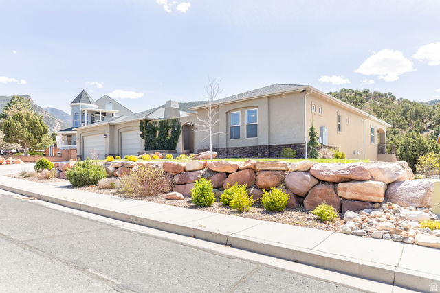 888 E Fiddlers Rd — photo