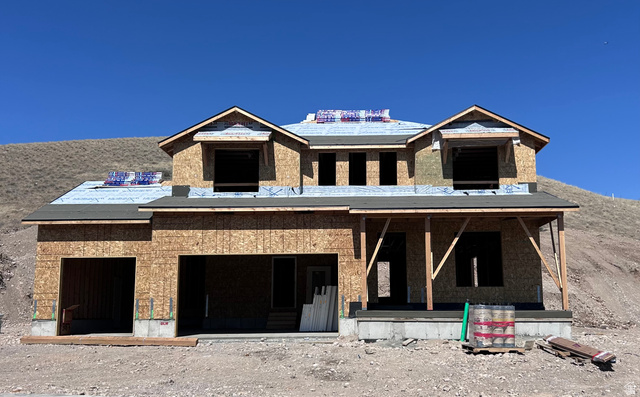 912 Crest Dale Ln — photo