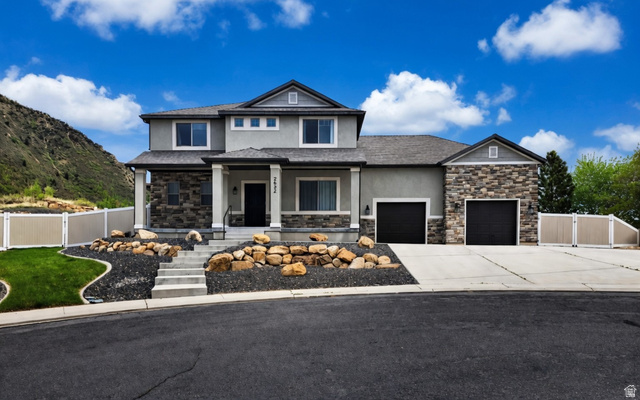 2622 Oakridge Dr — photo