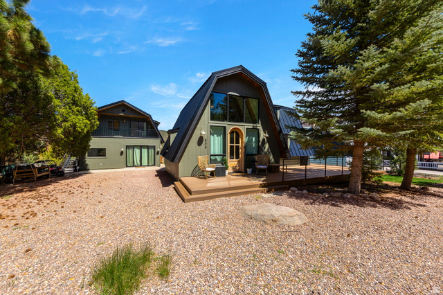 809 E Mountain View Dr — photo