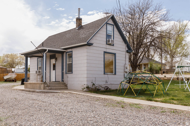197 W 100 S — photo