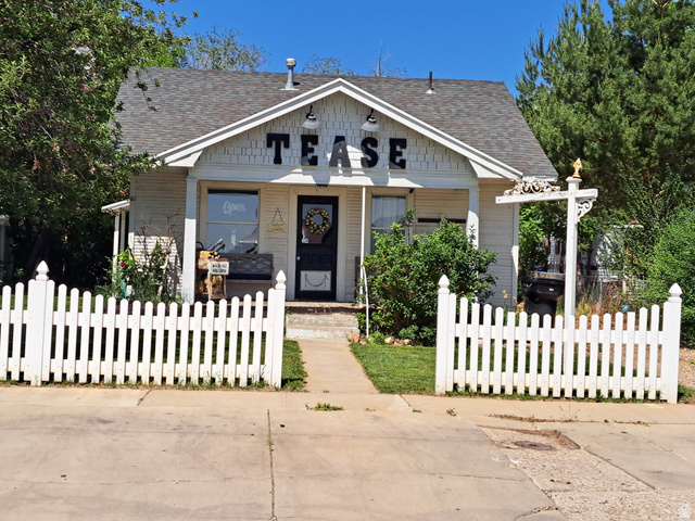 221 N 100 E — photo