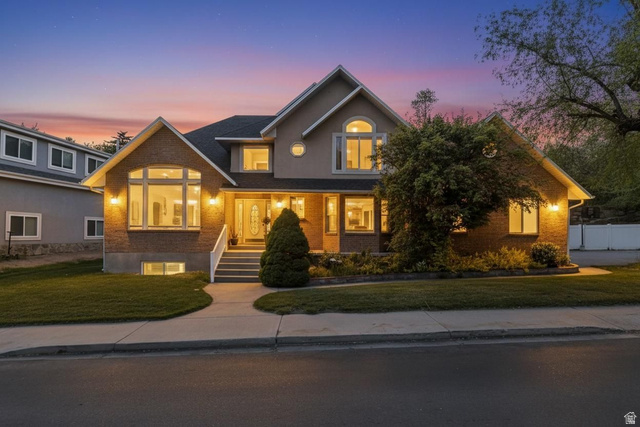 302 W Hidden Hollow Dr — photo