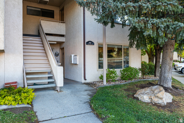 935 E Creekhill Ln #11 — photo