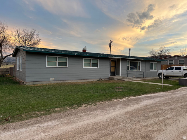 310 E Ashley Way — photo