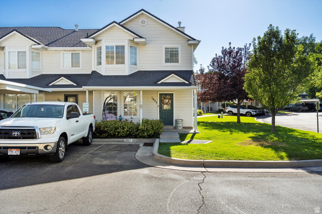 1027 E Sara Ln — photo