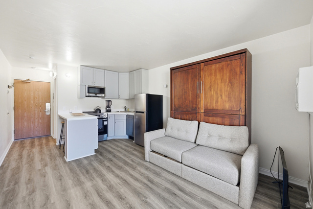 2015 Prospector Ave #122 — photo