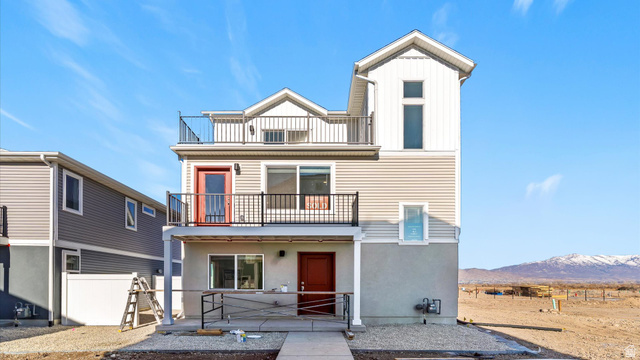 137 N Green River Rd — photo