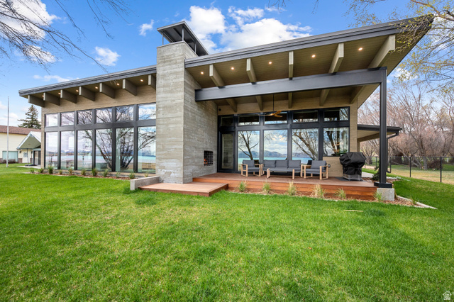 1056 S Bear Lake Blvd — photo