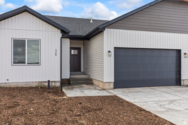 325 W 400 N — photo