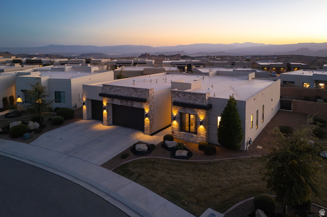 1525 W Pocket Mesa Dr — photo