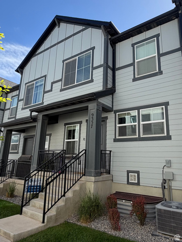 9357 N Crowley Way — photo