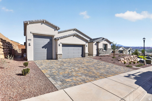3028 W Orco Ln — photo