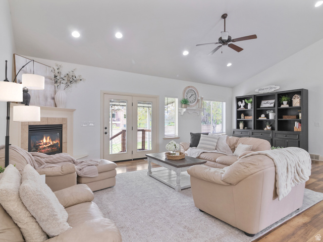 1580 Crestmont Way — photo
