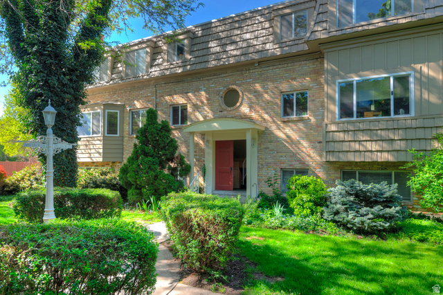 2220 E Murray Holladay Rd #330 — photo