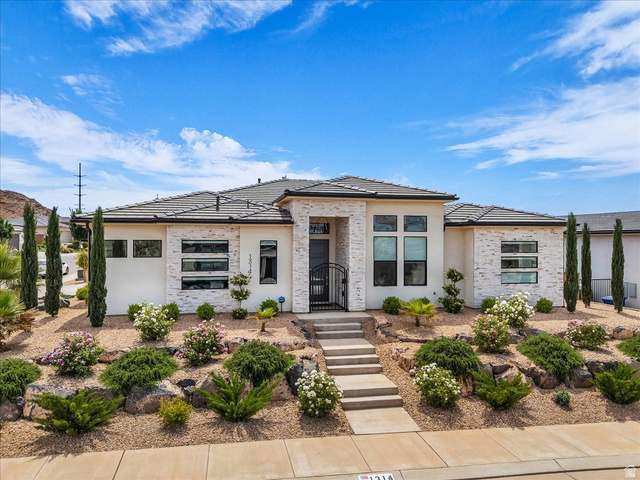 1314 E Cheyenne Way — photo