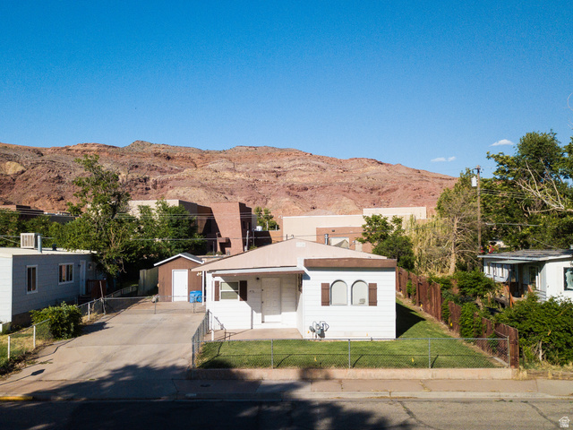476 N Cliffview Dr — photo