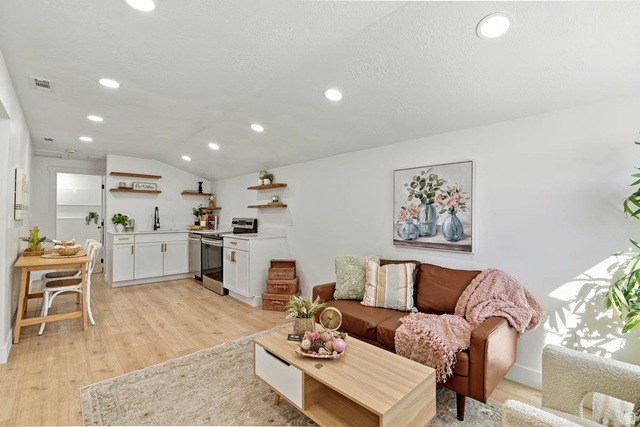 371 W Evans St — photo