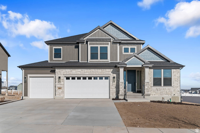 562 W Coyote Ridge Rd — photo