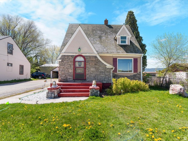 129 W 2nd — photo