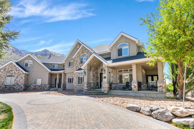 1190 E Wintergreen Ct — photo