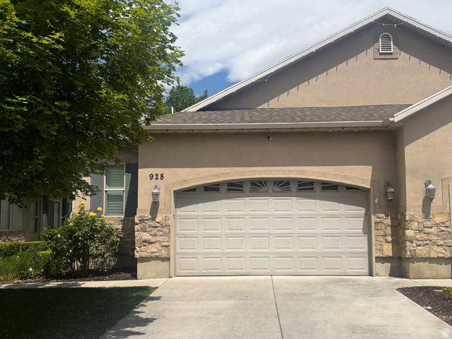 928 W 20 N — photo