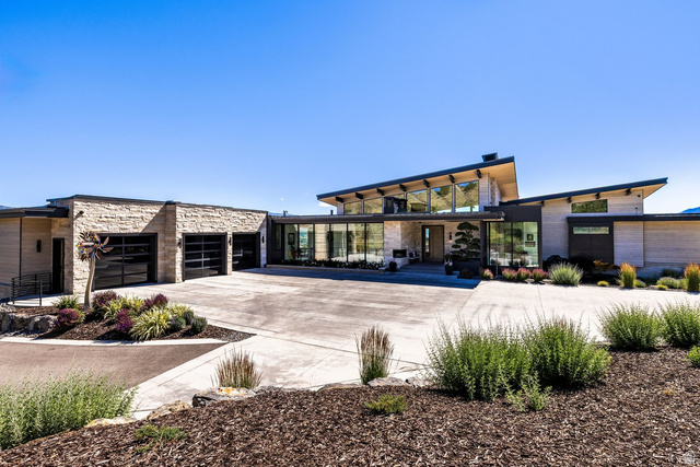 3246 E Horsehead Peak Dr — photo