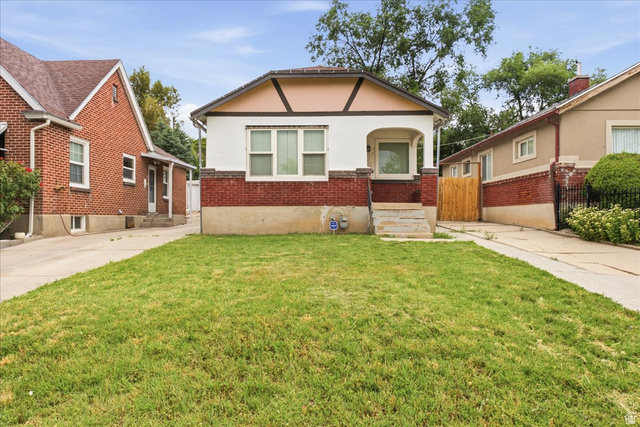 2928 Fowler Ave — photo
