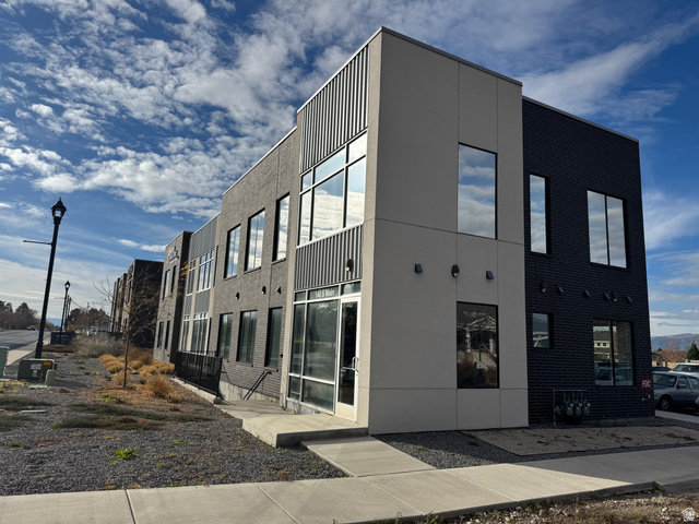 140 S Main St #B2 — photo