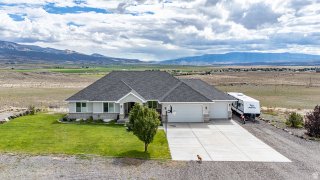 351 W Skyline Dr — photo