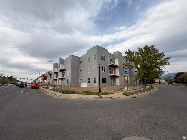 1652 N Main Dr #30 — photo