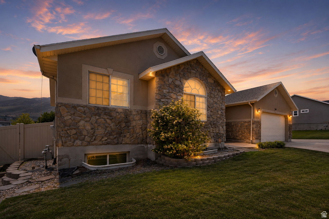 319 W Lariat Blvd — photo