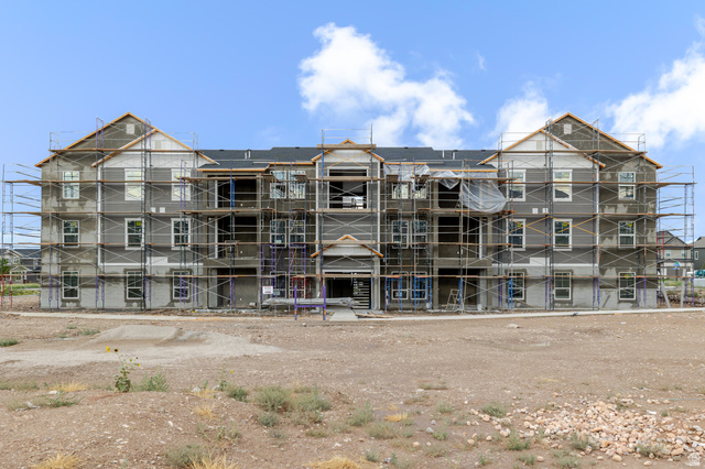 12718 S Polk Creek Ln #D304 — photo