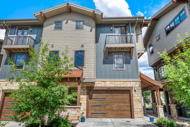 3680 Blackstone Dr — photo