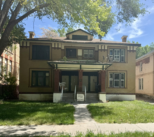 2436 S Madison Ave — photo