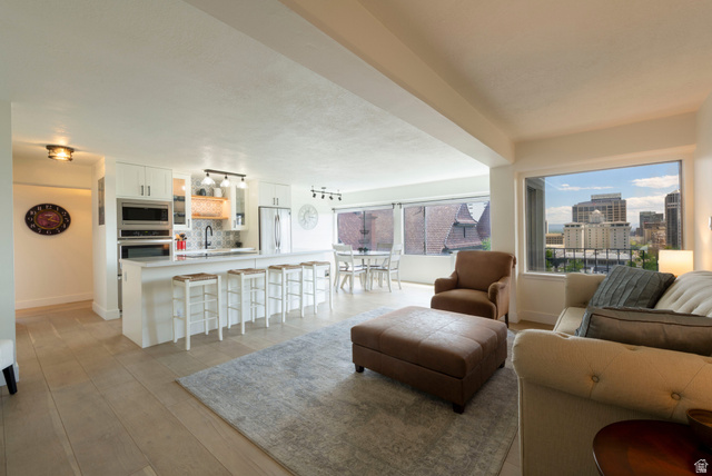 8 E Hillside Ave #408 — photo