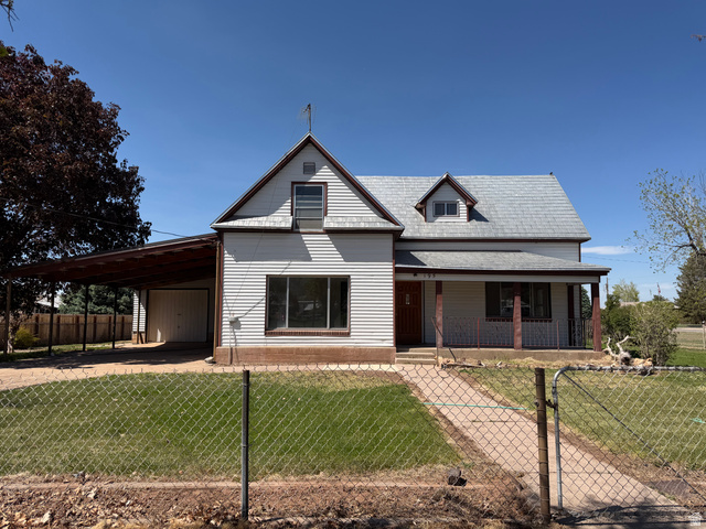 195 E 200 S — photo