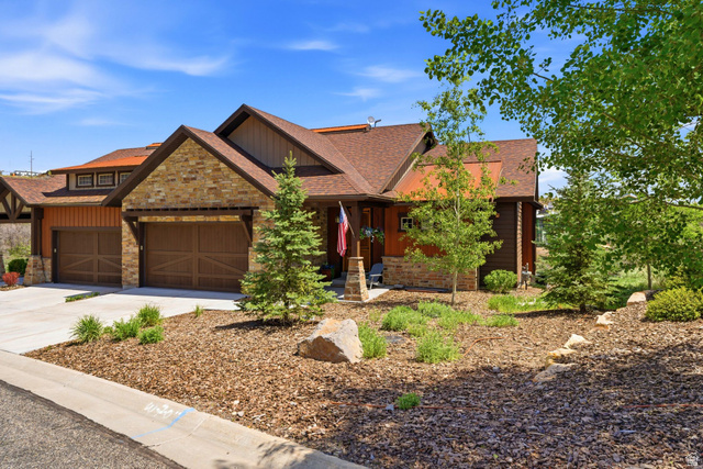 1748 E E Longview Dr — photo