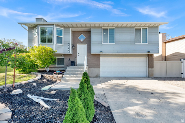 5568 W Golden Gate Cir — photo