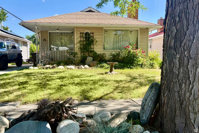 23 W Van Buren Ave — photo