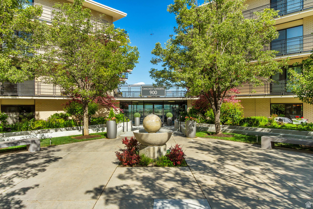 900 S Donner Way #408 — photo