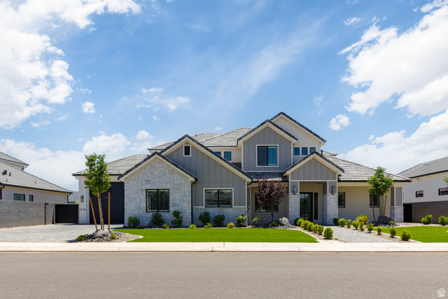 2736 E Moorland Dr — photo